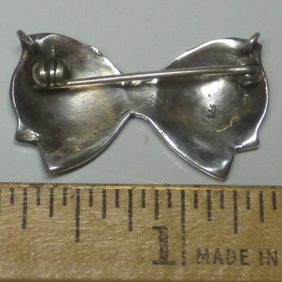 Vintage Classic Bow Shaped Brooch - Picture 2 of 5